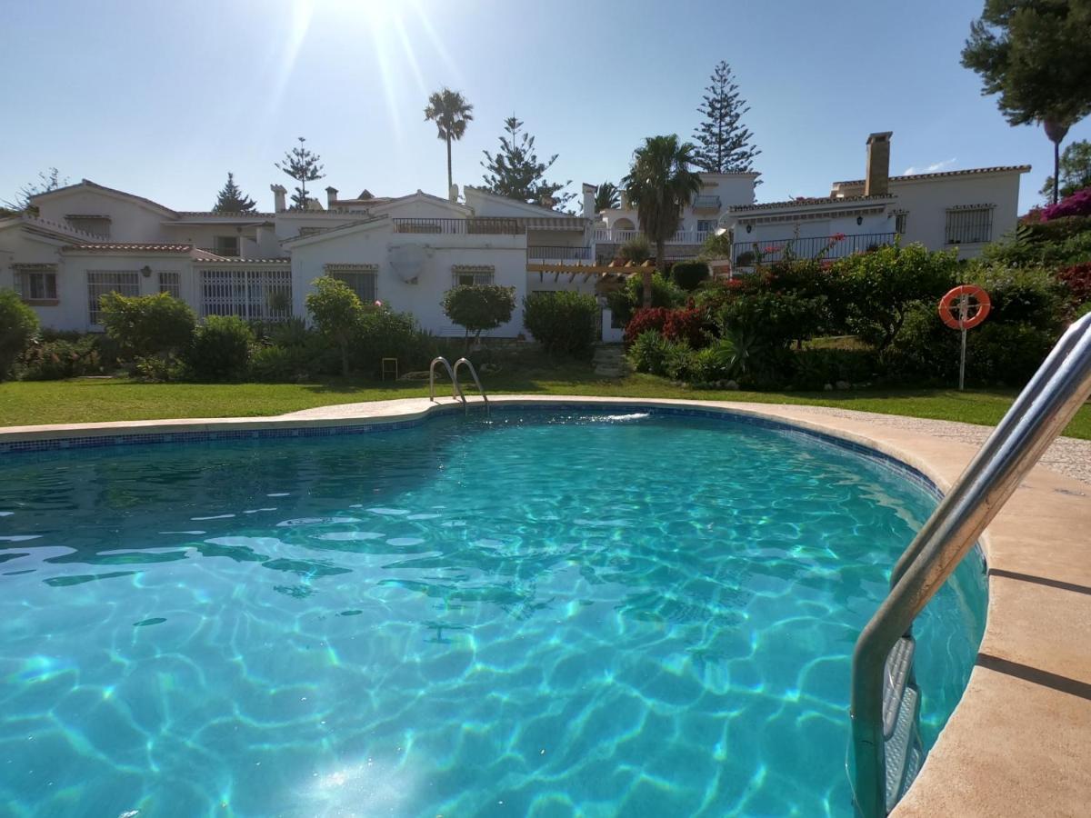 Studio With Access To The Garden. Open Pool. Beach Very Close. Wifi & Netflix Free Apartman Benalmádena Kültér fotó