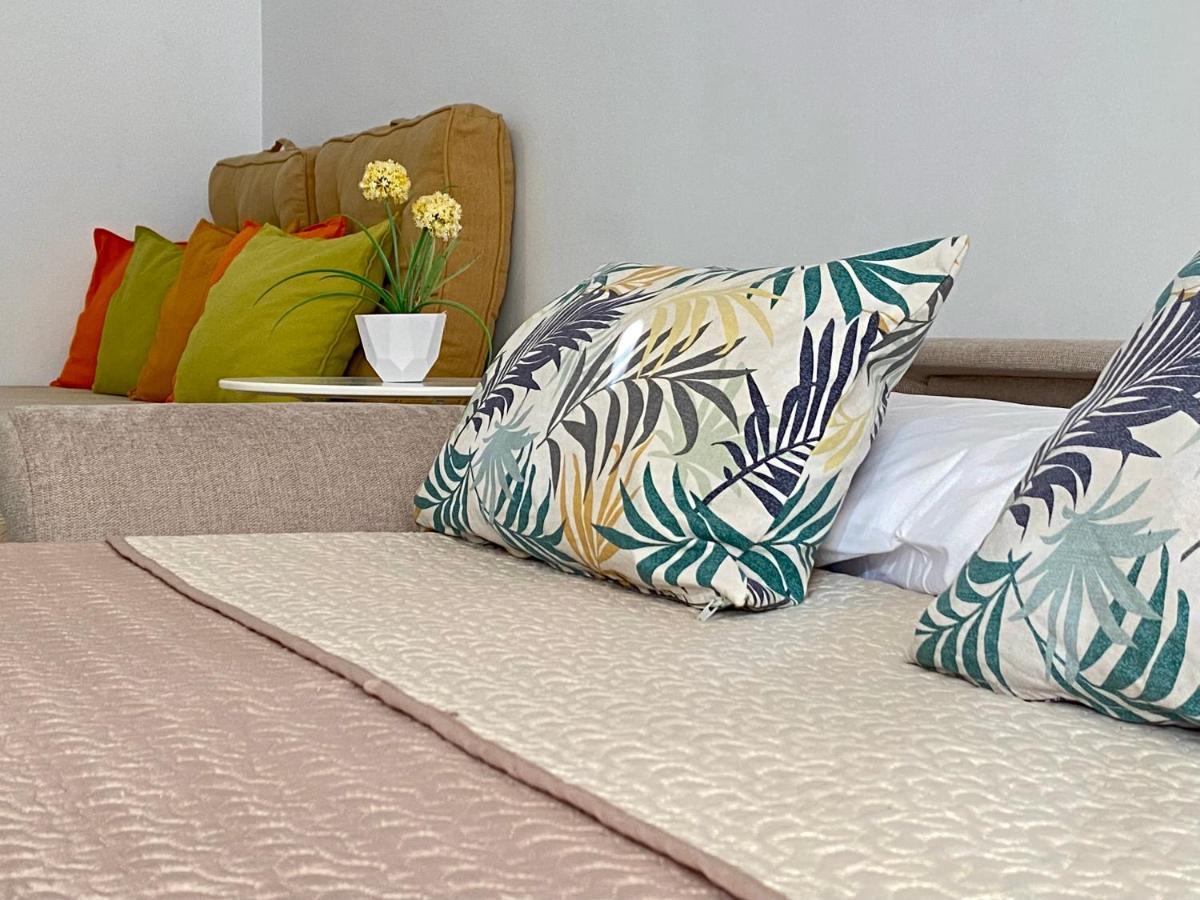 Studio With Access To The Garden. Open Pool. Beach Very Close. Wifi & Netflix Free Apartman Benalmádena Kültér fotó