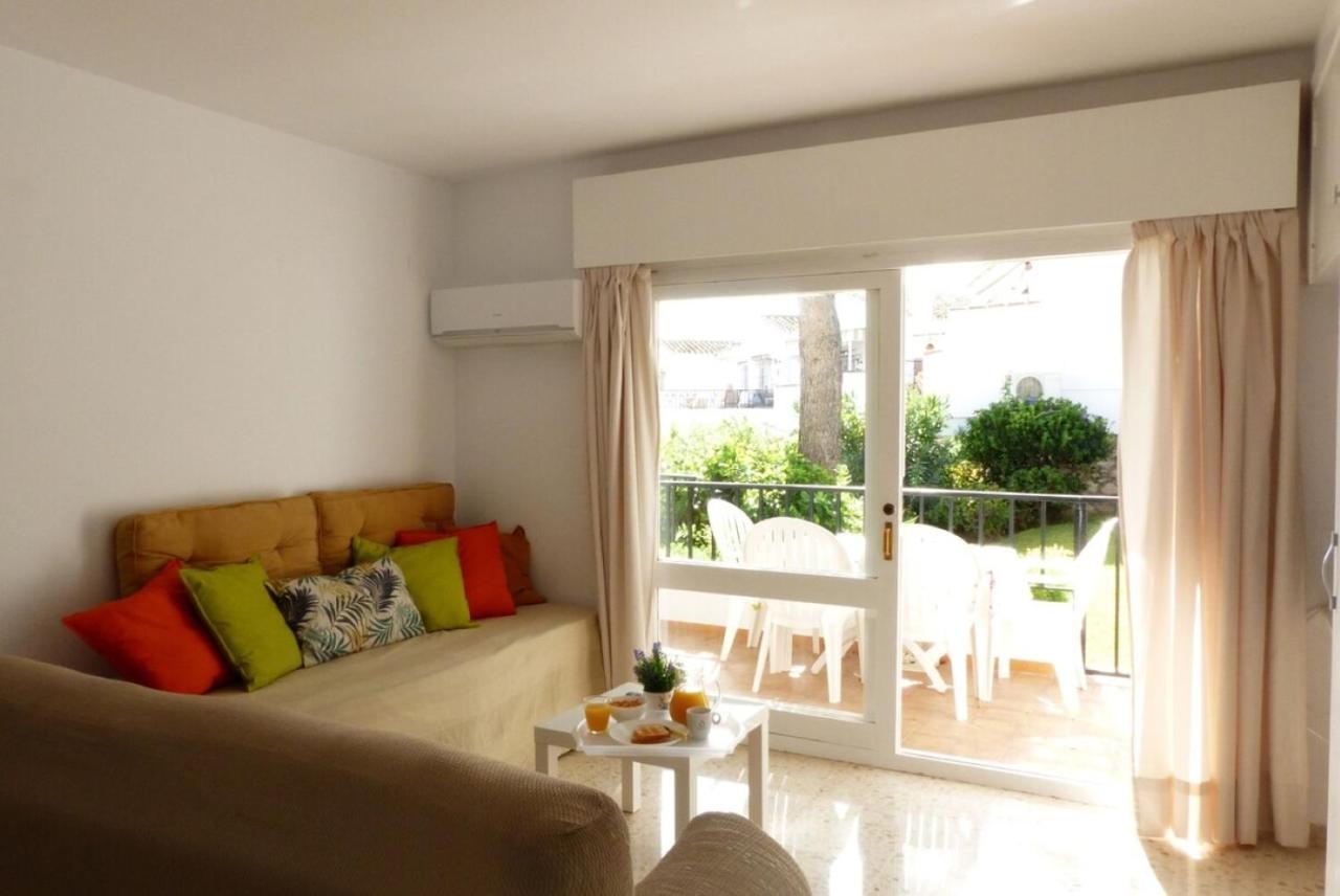 Studio With Access To The Garden. Open Pool. Beach Very Close. Wifi & Netflix Free Apartman Benalmádena Kültér fotó