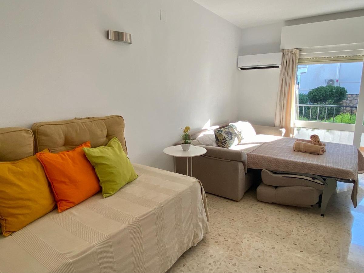 Studio With Access To The Garden. Open Pool. Beach Very Close. Wifi & Netflix Free Apartman Benalmádena Kültér fotó